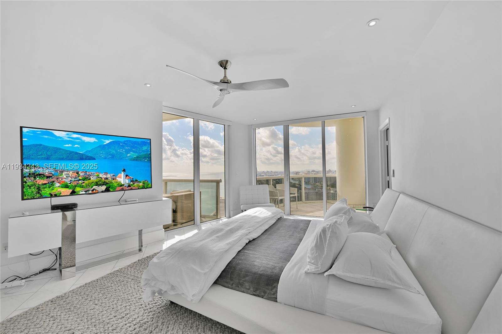 1850 S Ocean Dr #PH4405, Hallandale Beach FL 33009