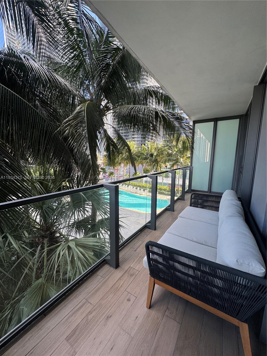 88 SW 7th St #805, Miami FL 33130