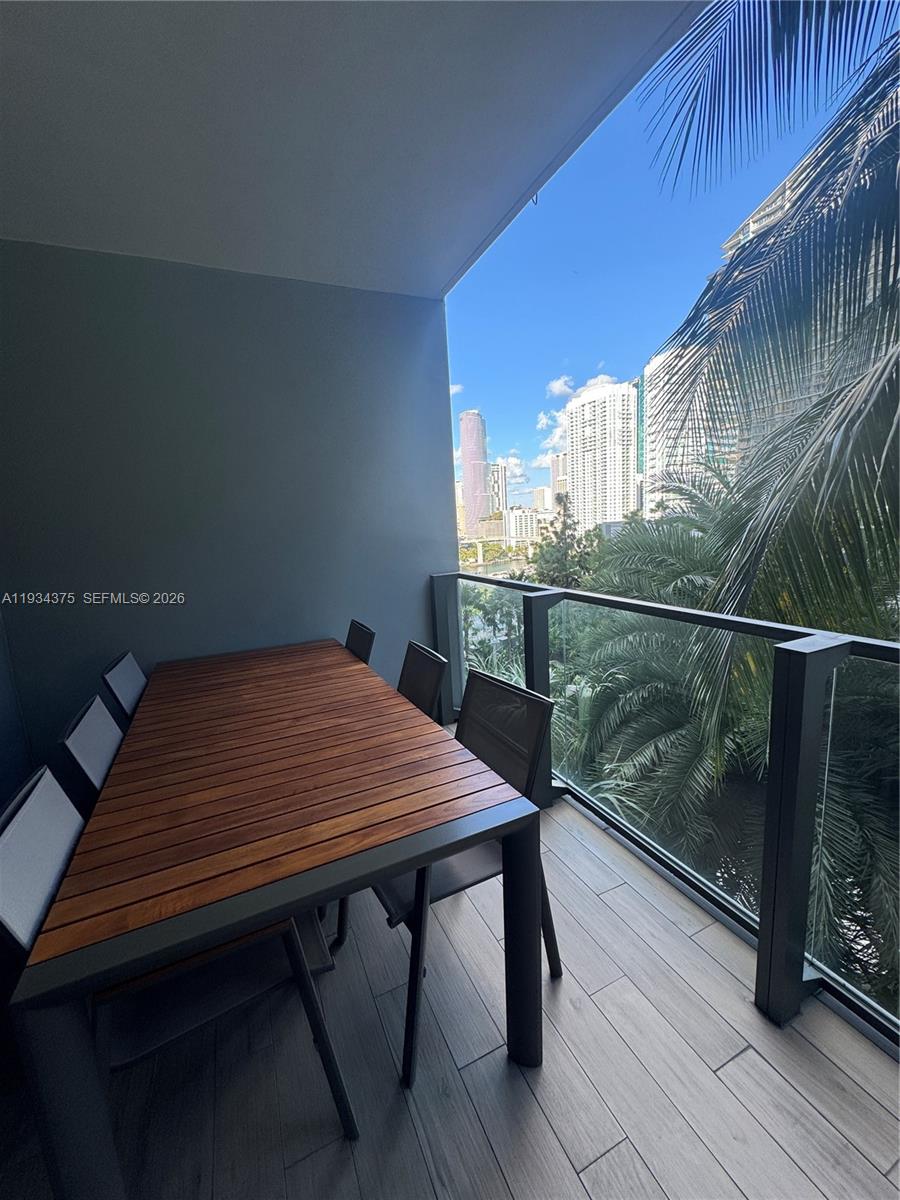 88 SW 7th St #805, Miami FL 33130