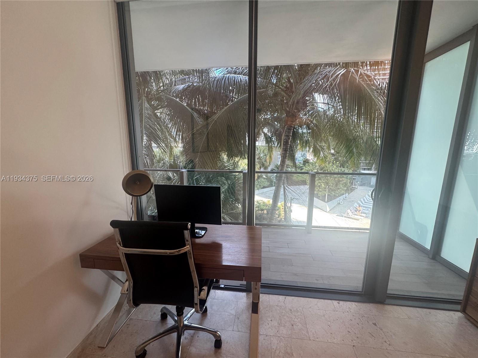 88 SW 7th St #805, Miami FL 33130