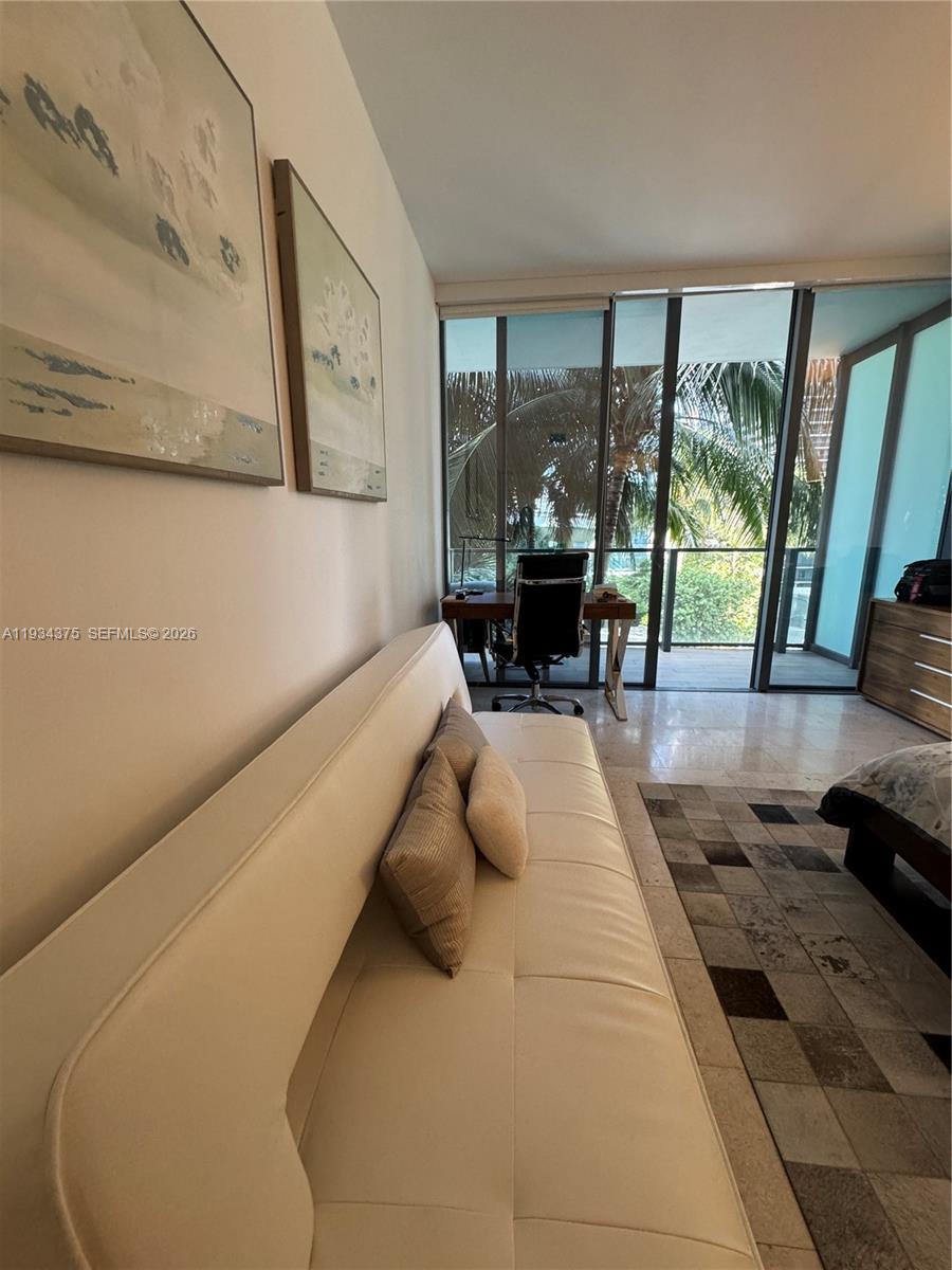 88 SW 7th St #805, Miami FL 33130