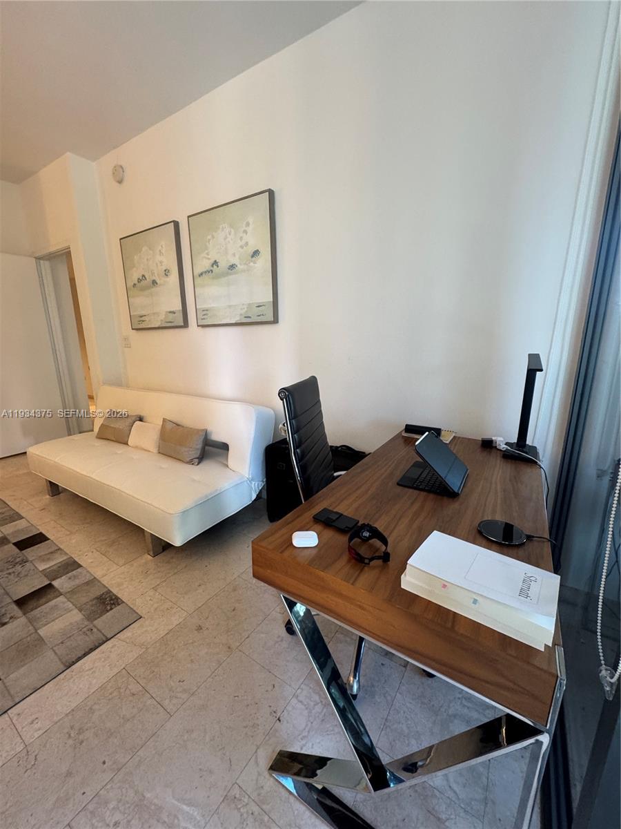 88 SW 7th St #805, Miami FL 33130