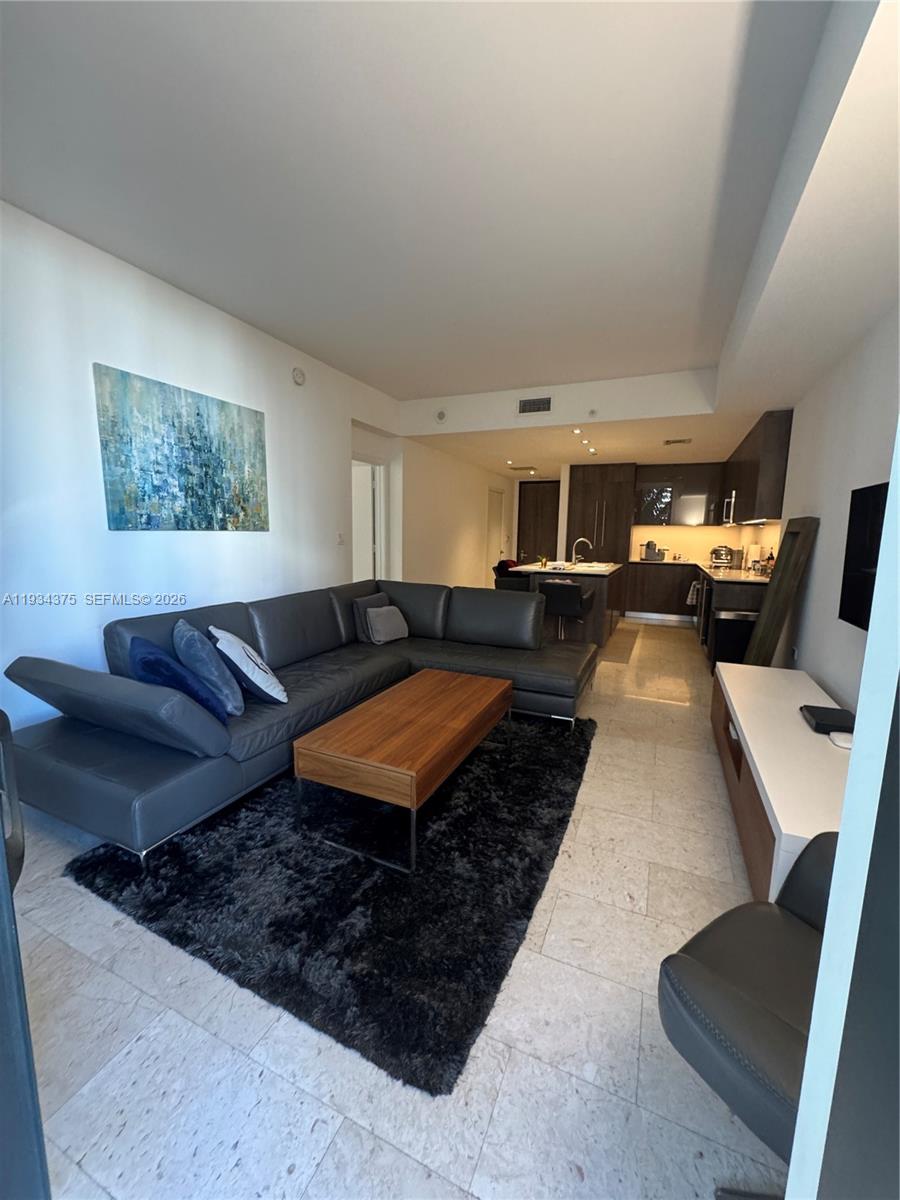 88 SW 7th St #805, Miami FL 33130