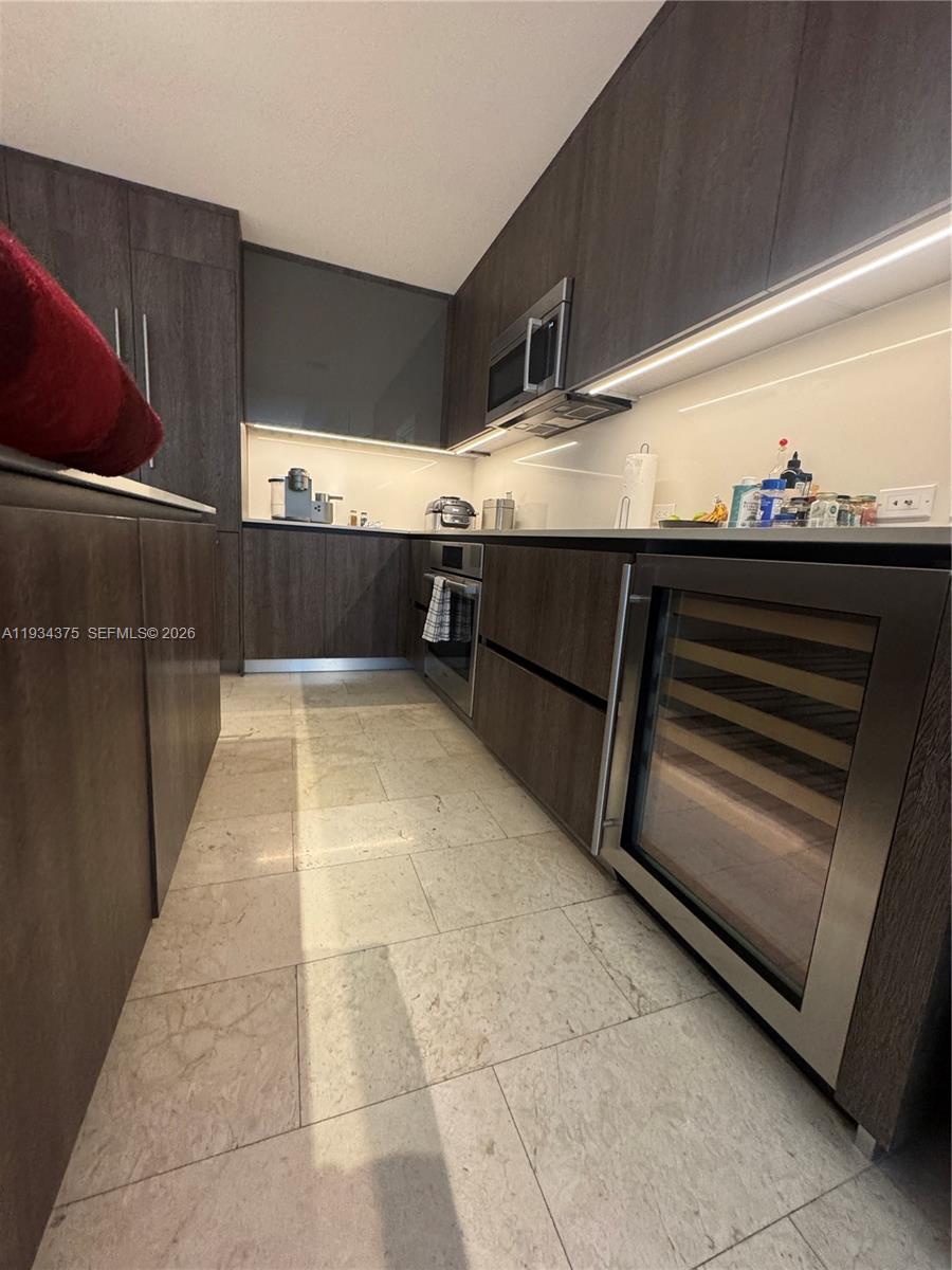88 SW 7th St #805, Miami FL 33130