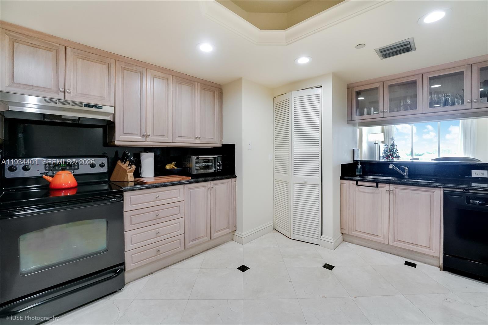 9559 Collins Ave #S5-F, Surfside FL 33154