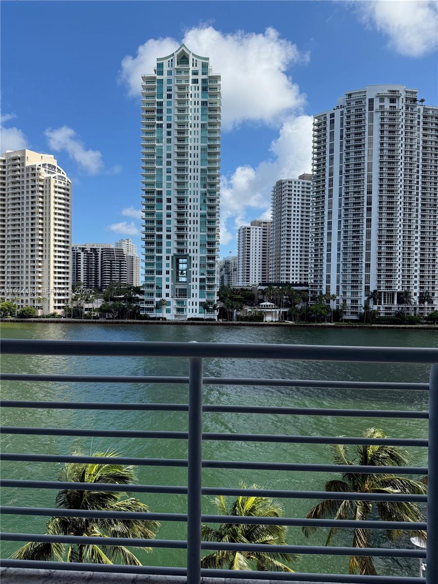 325 S Biscayne Blvd #621, Miami FL 33131