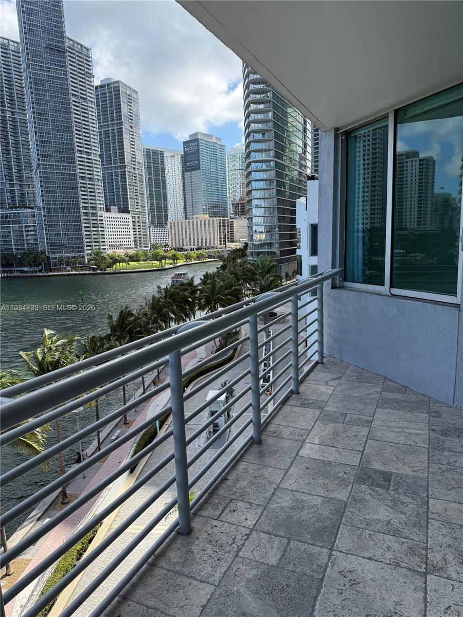 325 S Biscayne Blvd #621, Miami FL 33131