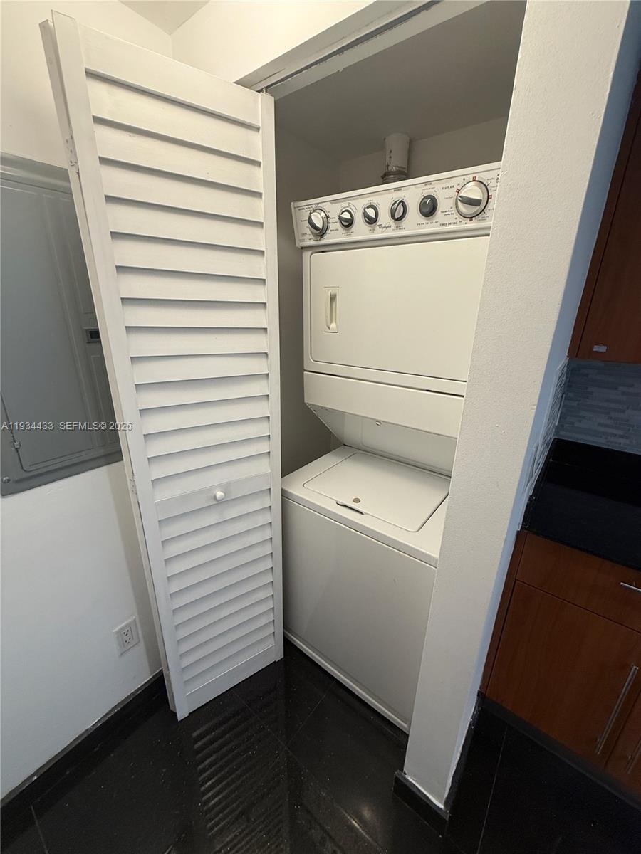 325 S Biscayne Blvd #621, Miami FL 33131