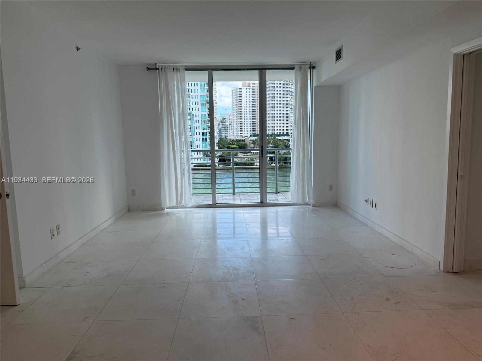 325 S Biscayne Blvd #621, Miami FL 33131