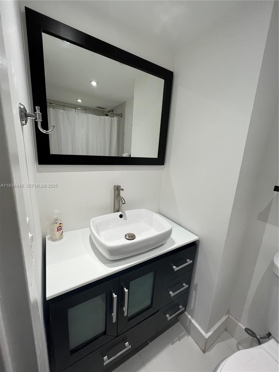 200 SE 15th Rd #11I, Miami FL 33129