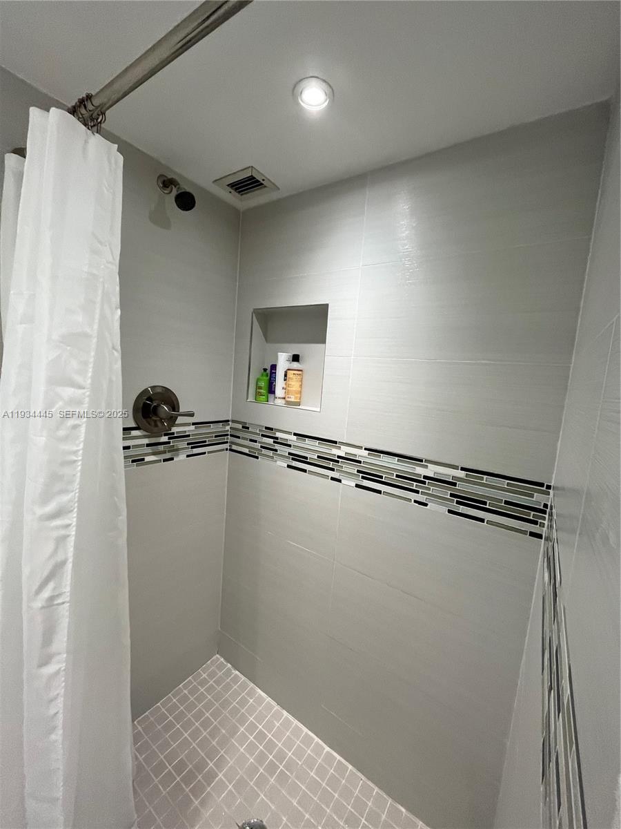 200 SE 15th Rd #11I, Miami FL 33129