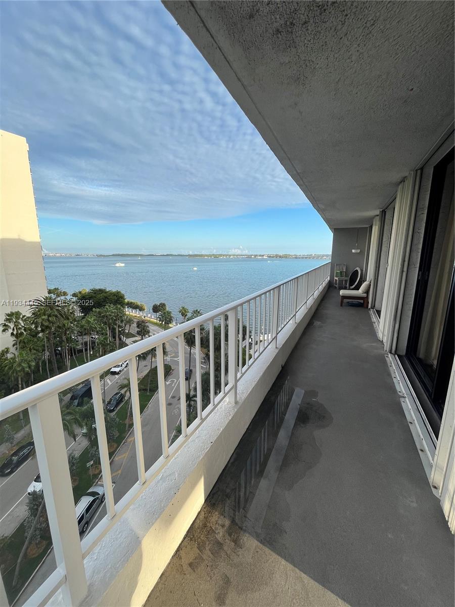 200 SE 15th Rd #11I, Miami FL 33129