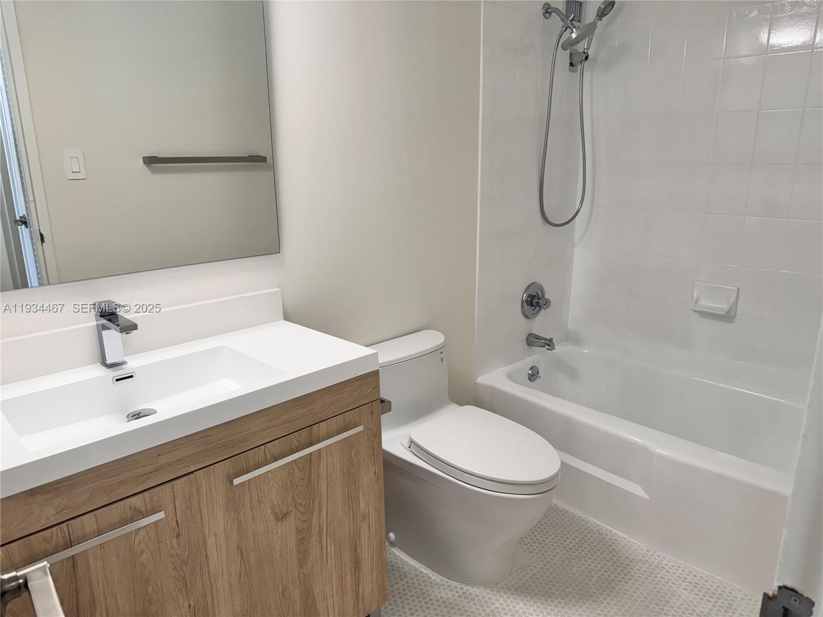 5161 Collins Ave #916, Miami Beach FL 33140