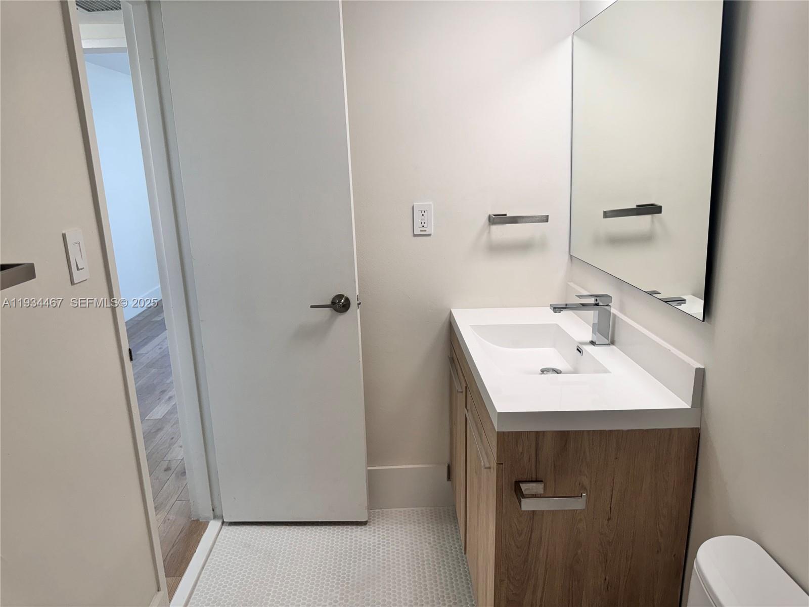 5161 Collins Ave #916, Miami Beach FL 33140