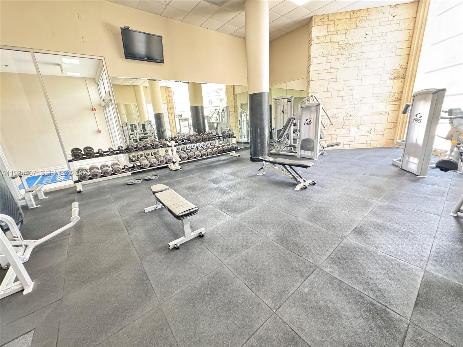 5161 Collins Ave #916, Miami Beach FL 33140