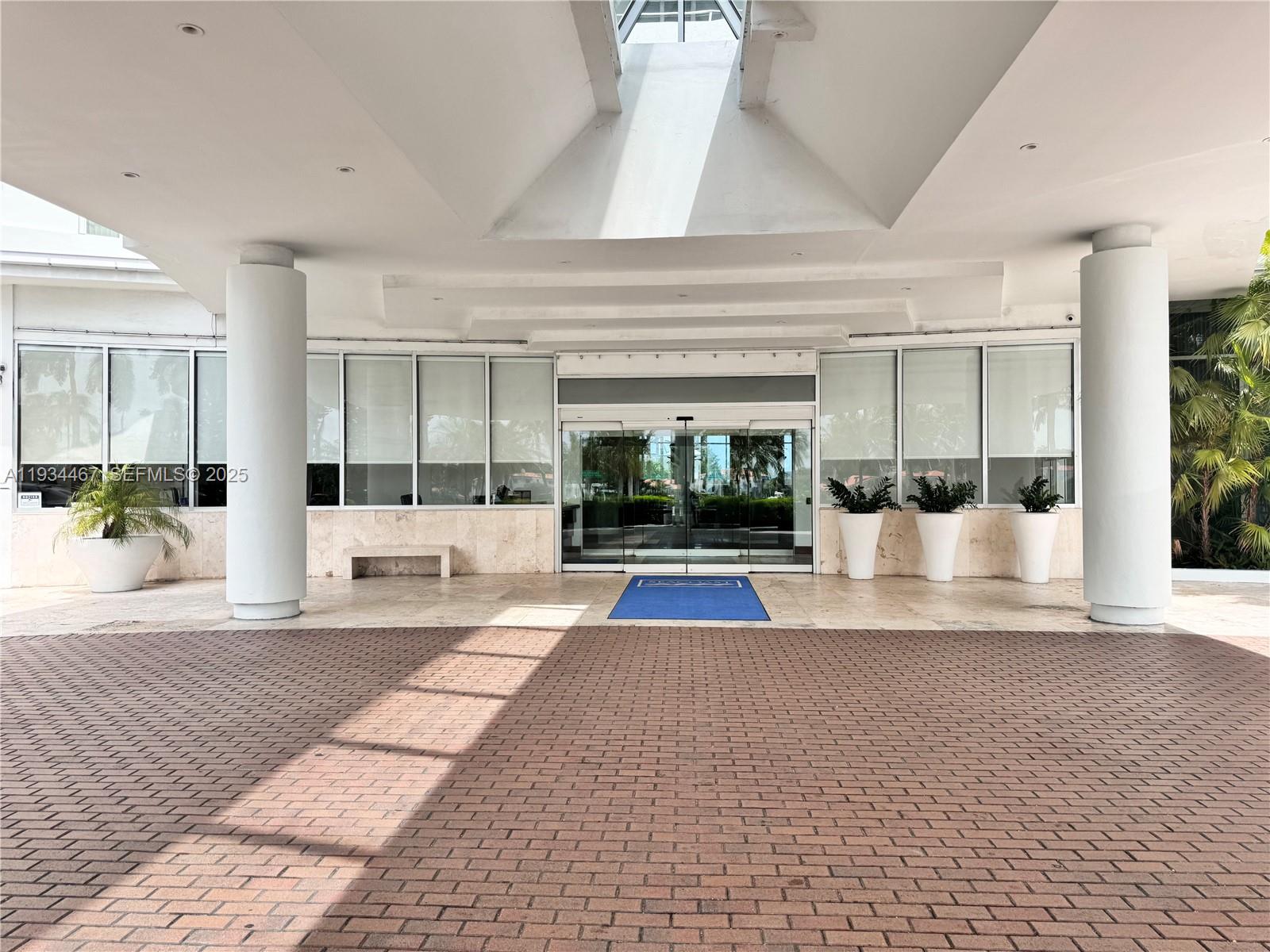 5161 Collins Ave #916, Miami Beach FL 33140