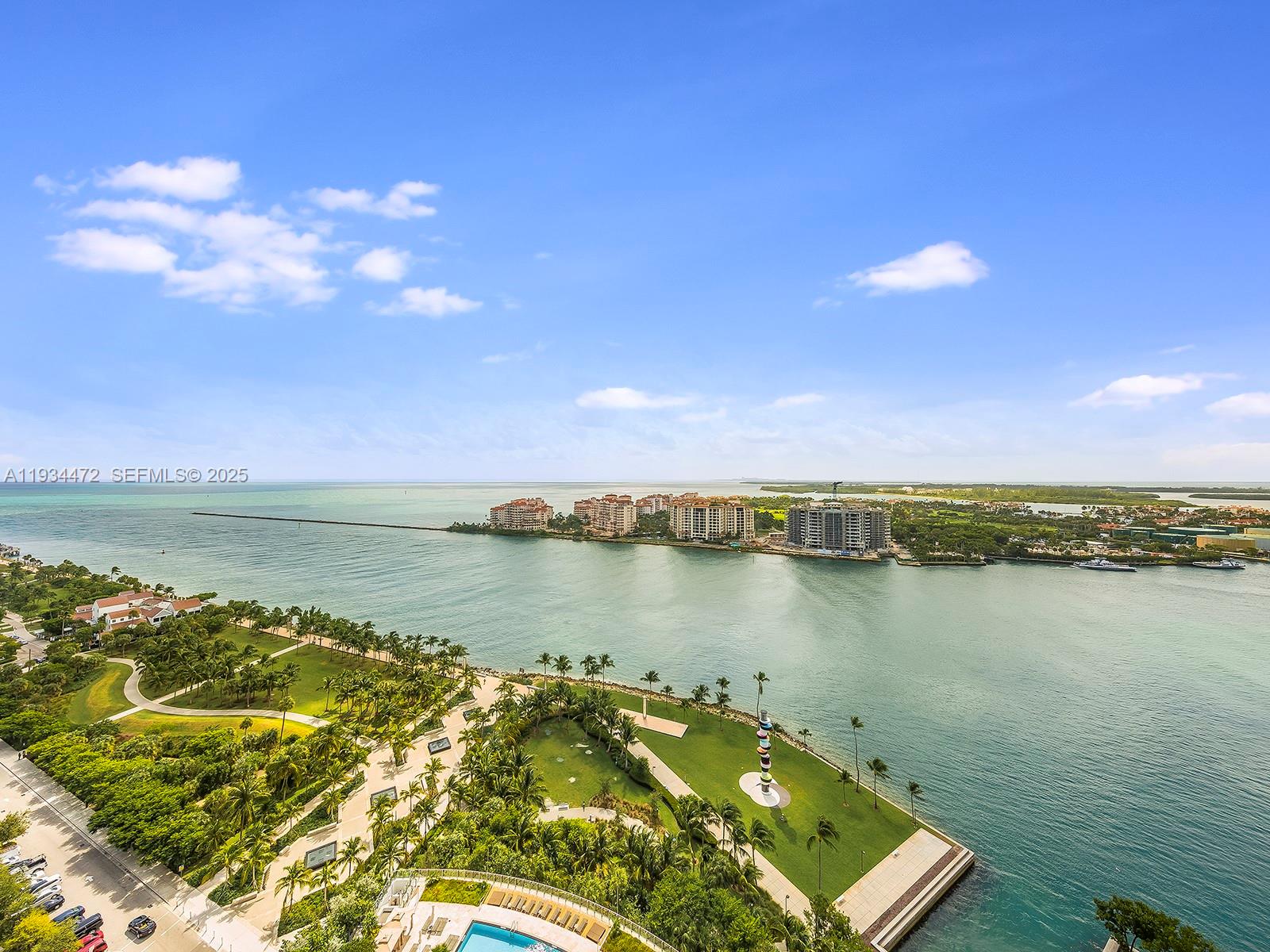 800 S Pointe Dr #2103, Miami Beach FL 33139