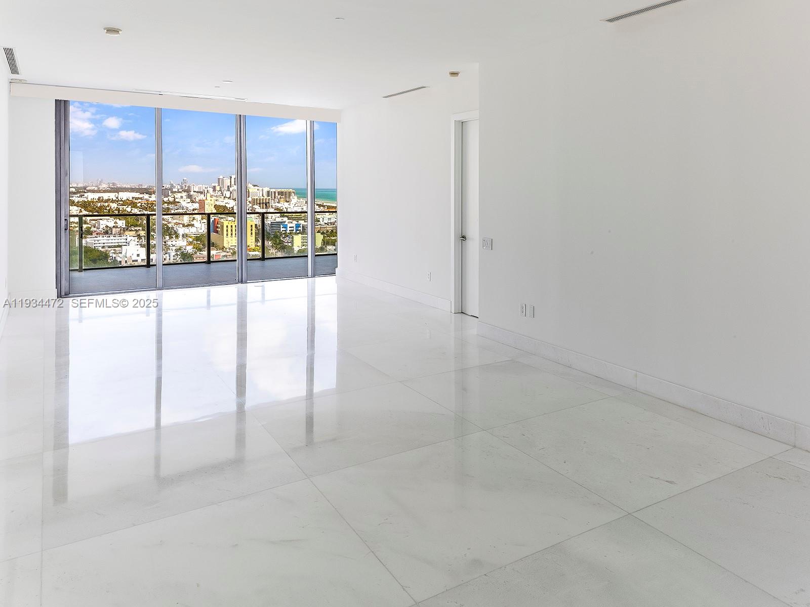 800 S Pointe Dr #2103, Miami Beach FL 33139