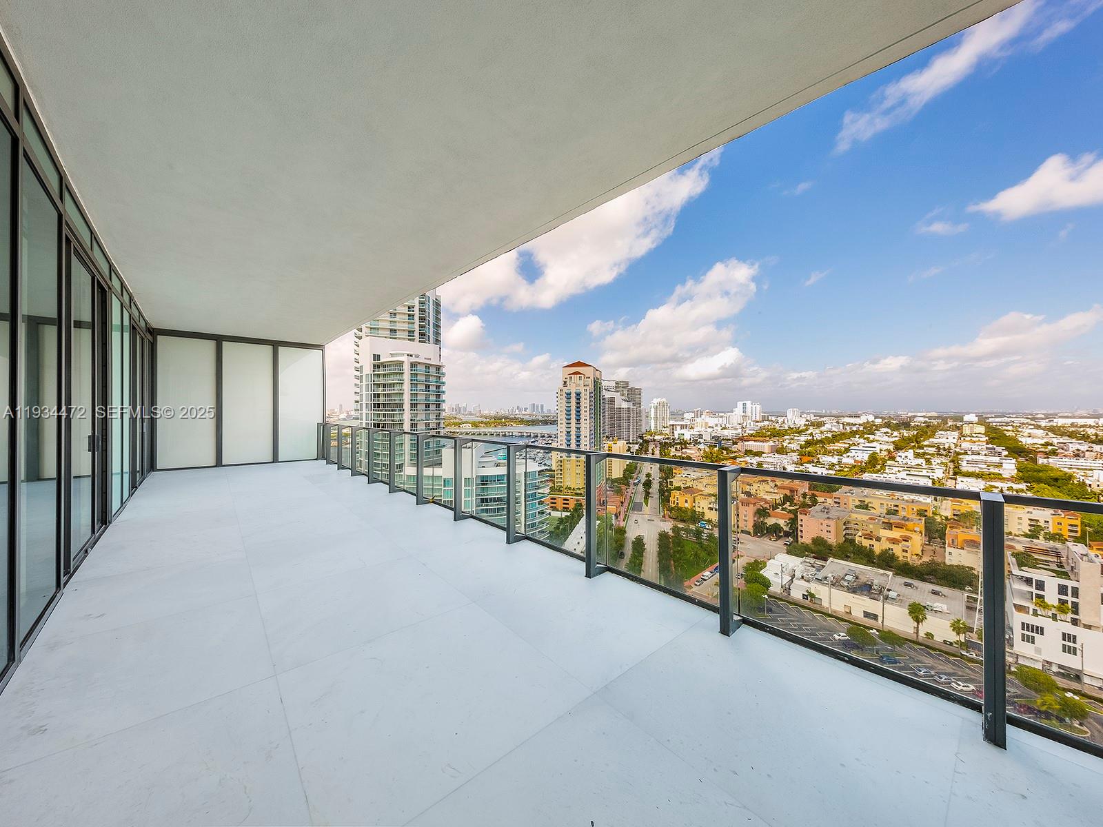 800 S Pointe Dr #2103, Miami Beach FL 33139