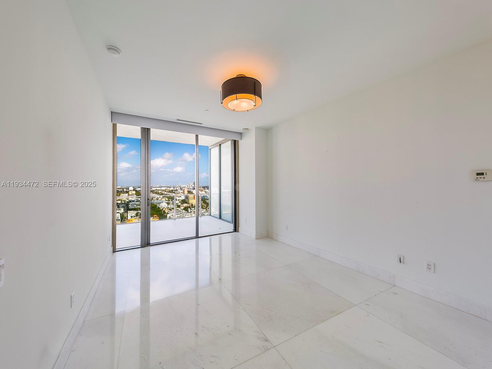 800 S Pointe Dr #2103, Miami Beach FL 33139
