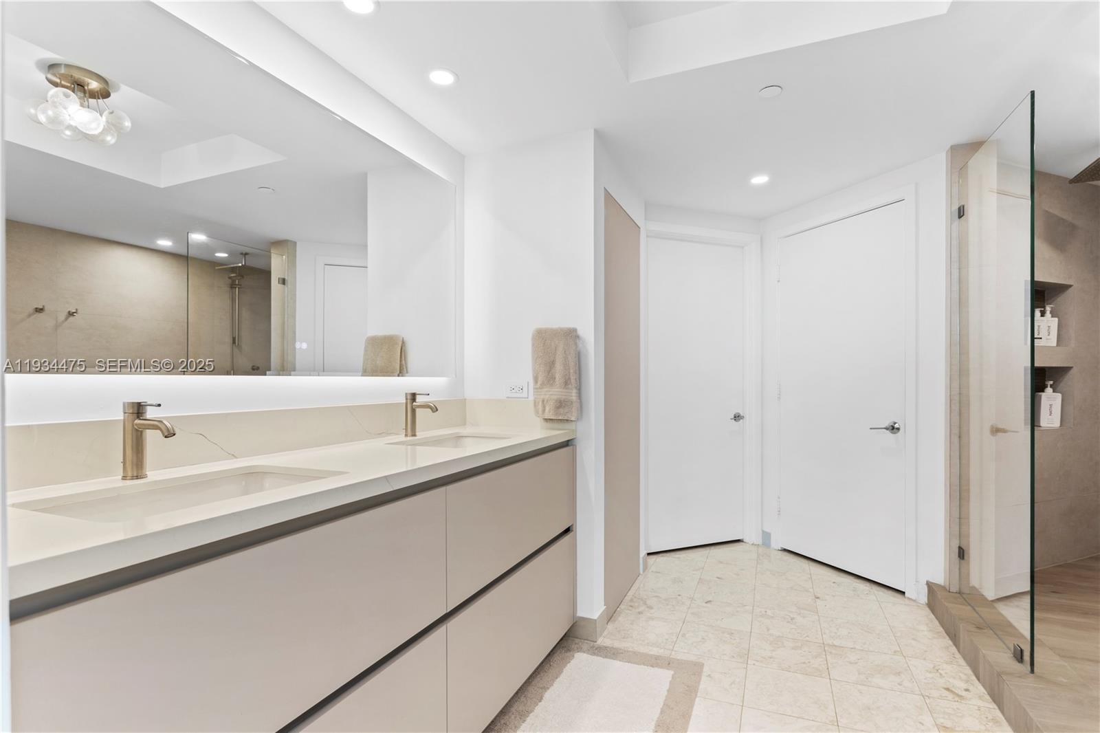1331 Brickell Bay Dr #3007, Miami FL 33131