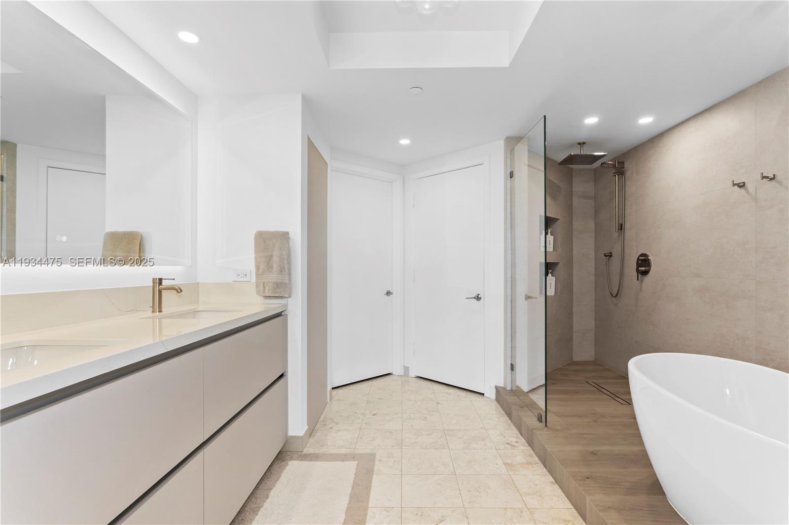 1331 Brickell Bay Dr #3007, Miami FL 33131