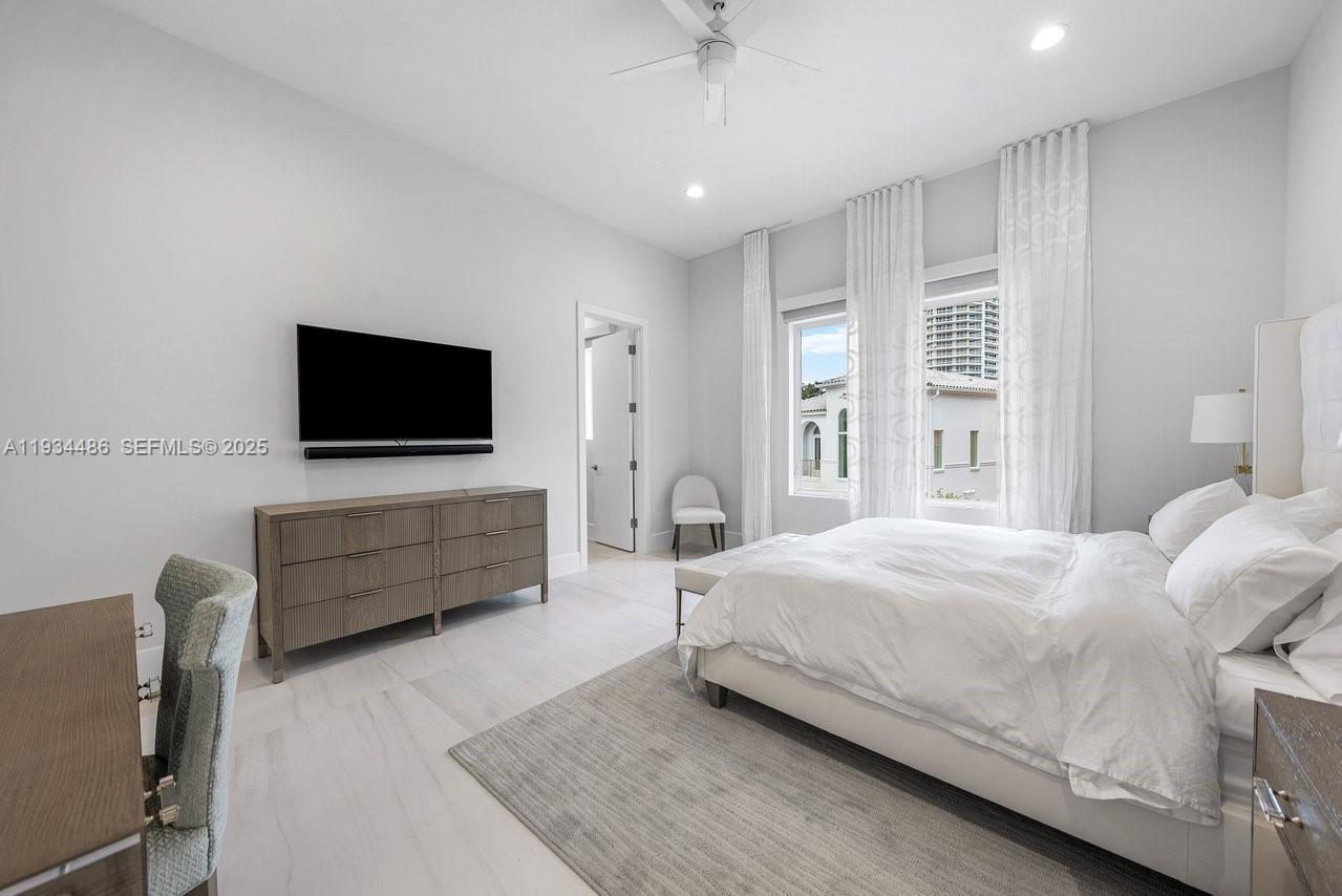 3912 Island Estates Dr #0, Aventura FL 33160