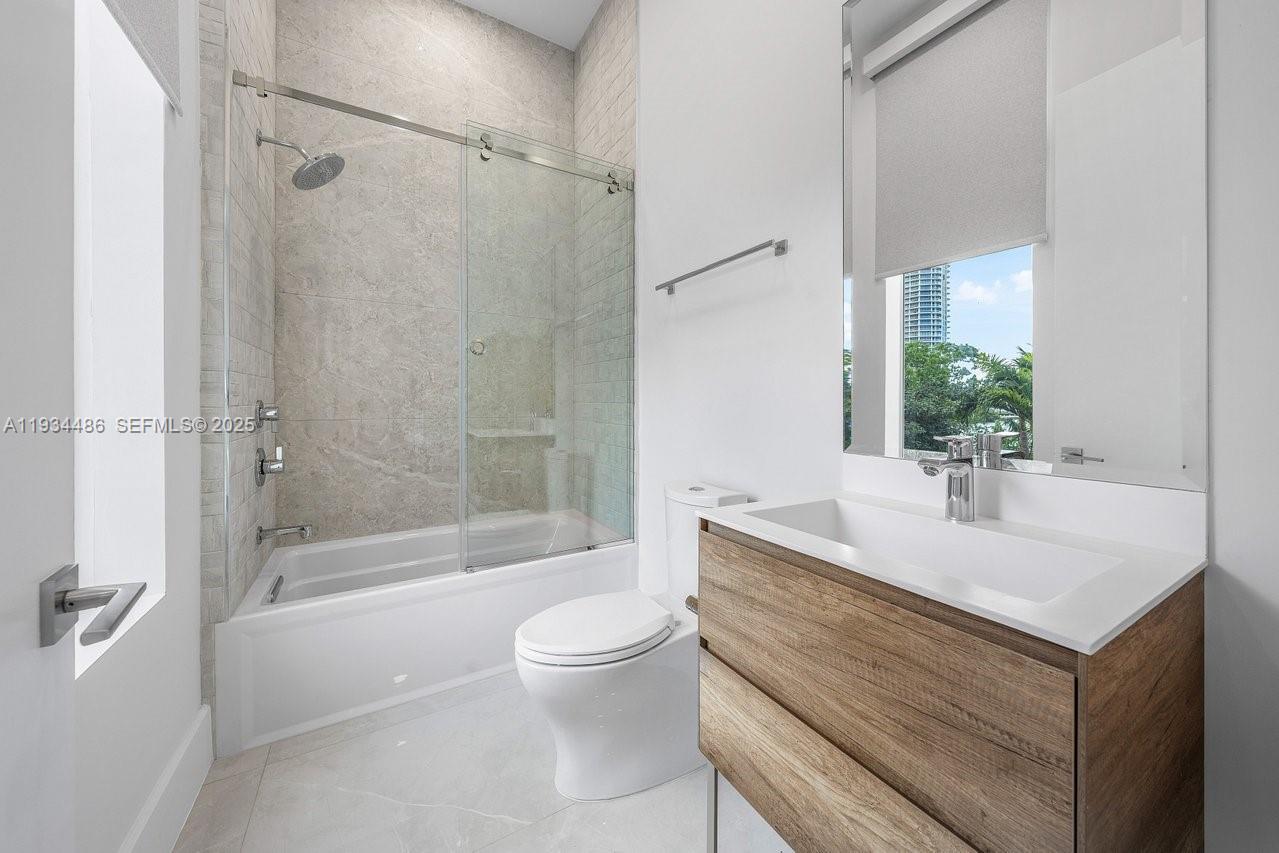 3912 Island Estates Dr #0, Aventura FL 33160
