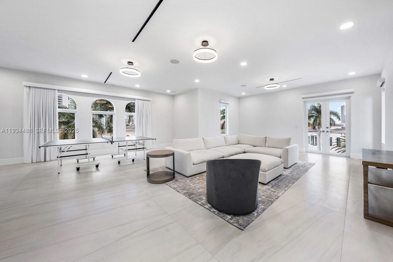 3912 Island Estates Dr #0, Aventura FL 33160
