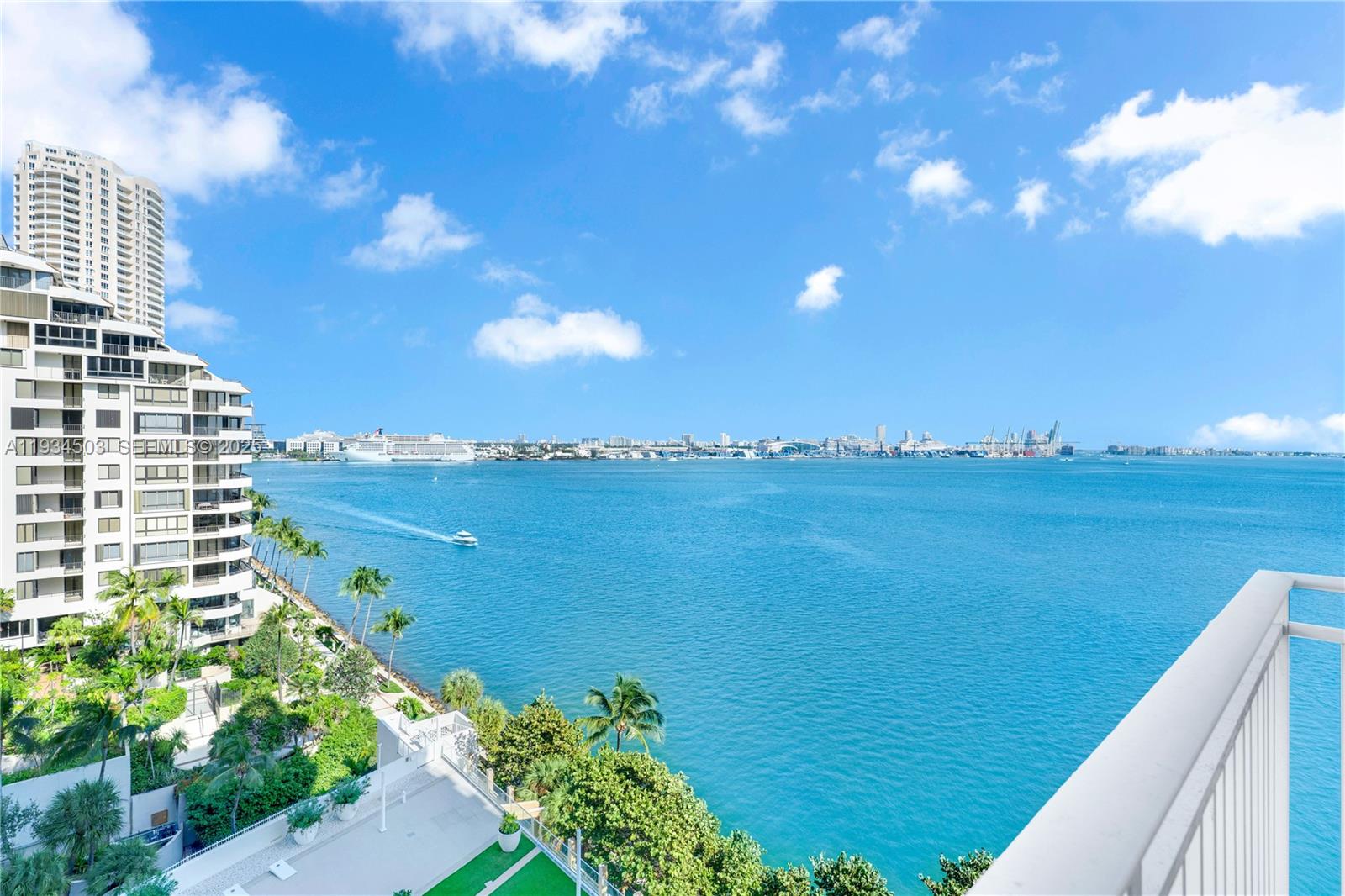 770 Claughton Island Dr #1113, Miami FL 33131