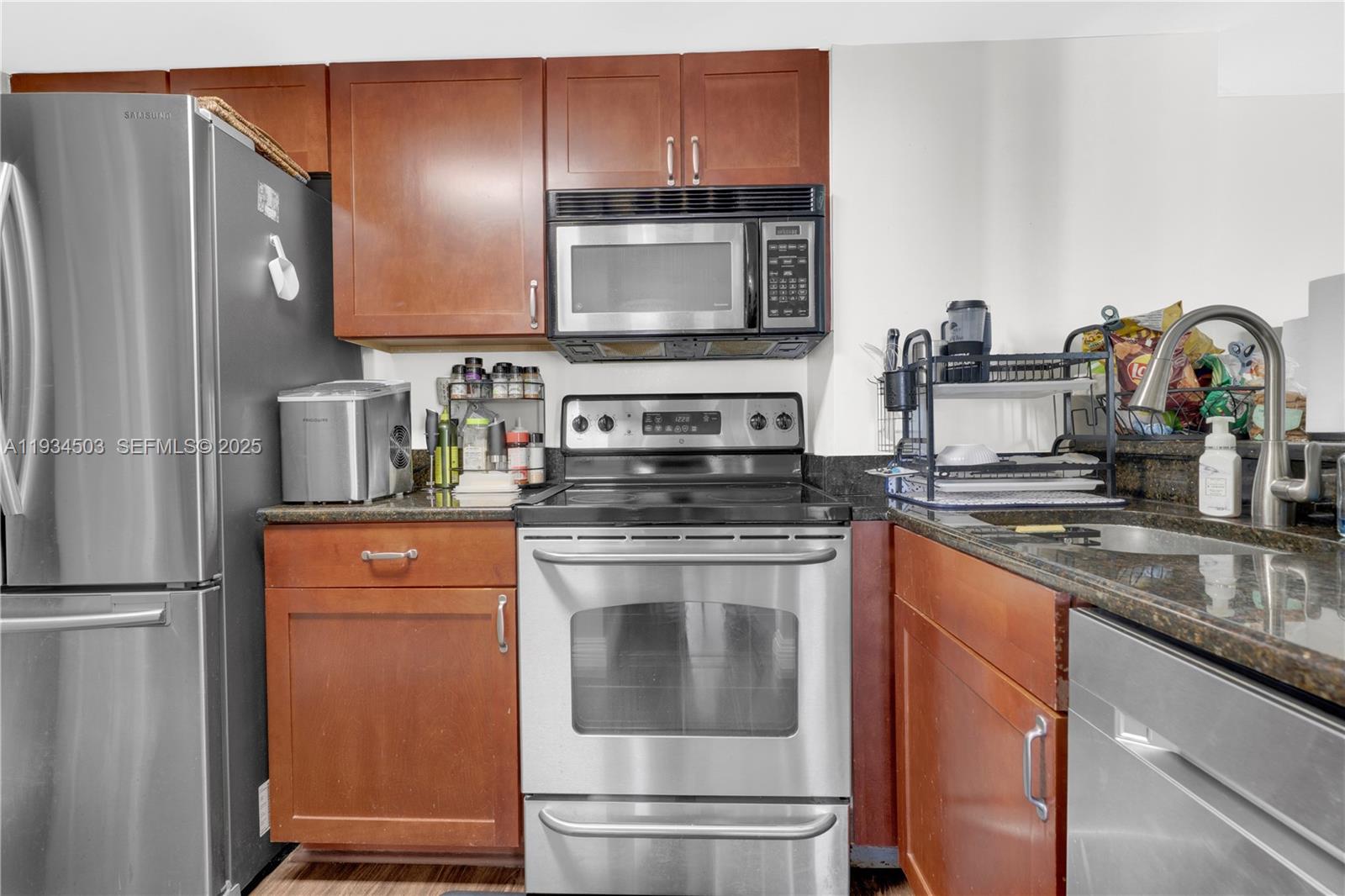 770 Claughton Island Dr #1113, Miami FL 33131