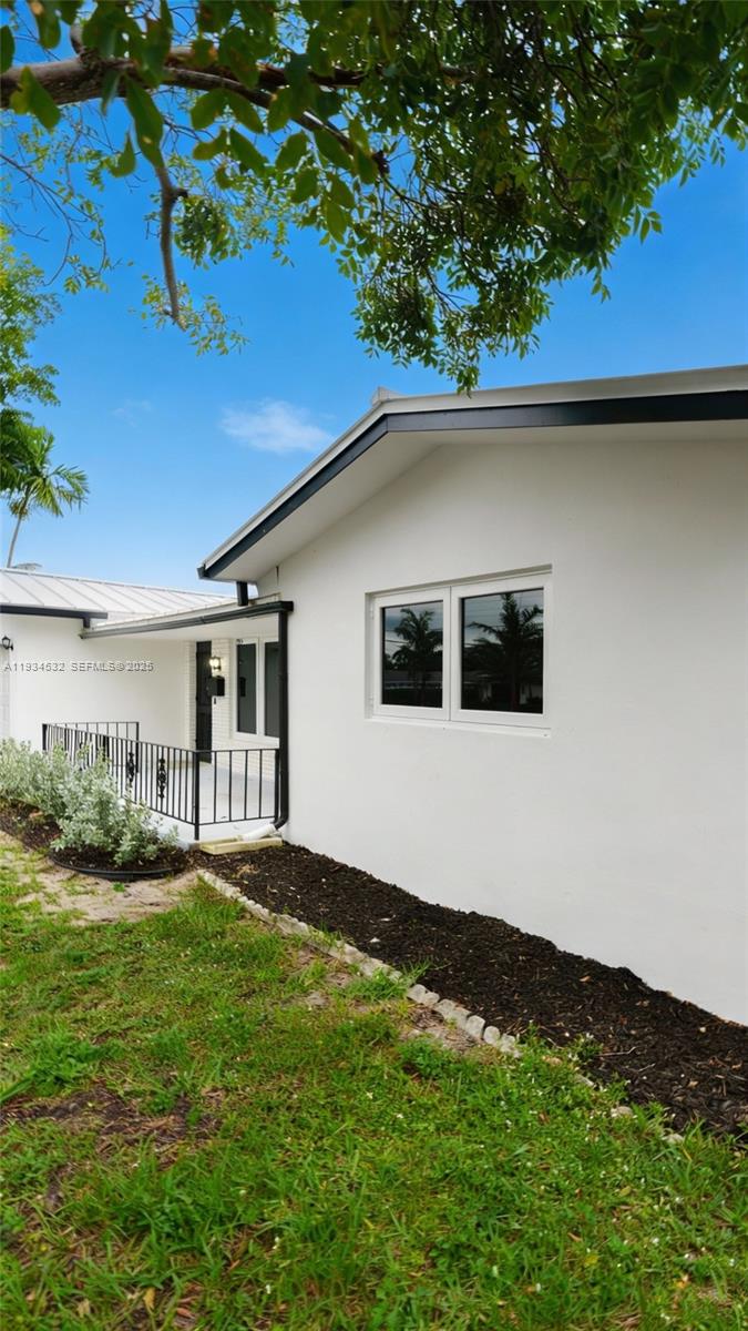 5706 NE 15th Ave, Fort Lauderdale FL 33334