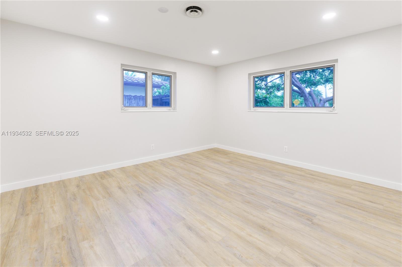 5706 NE 15th Ave, Fort Lauderdale FL 33334