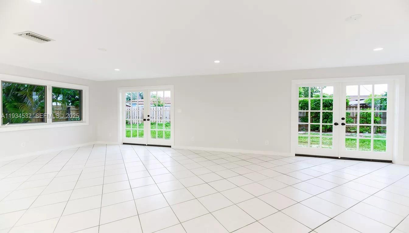 5706 NE 15th Ave, Fort Lauderdale FL 33334