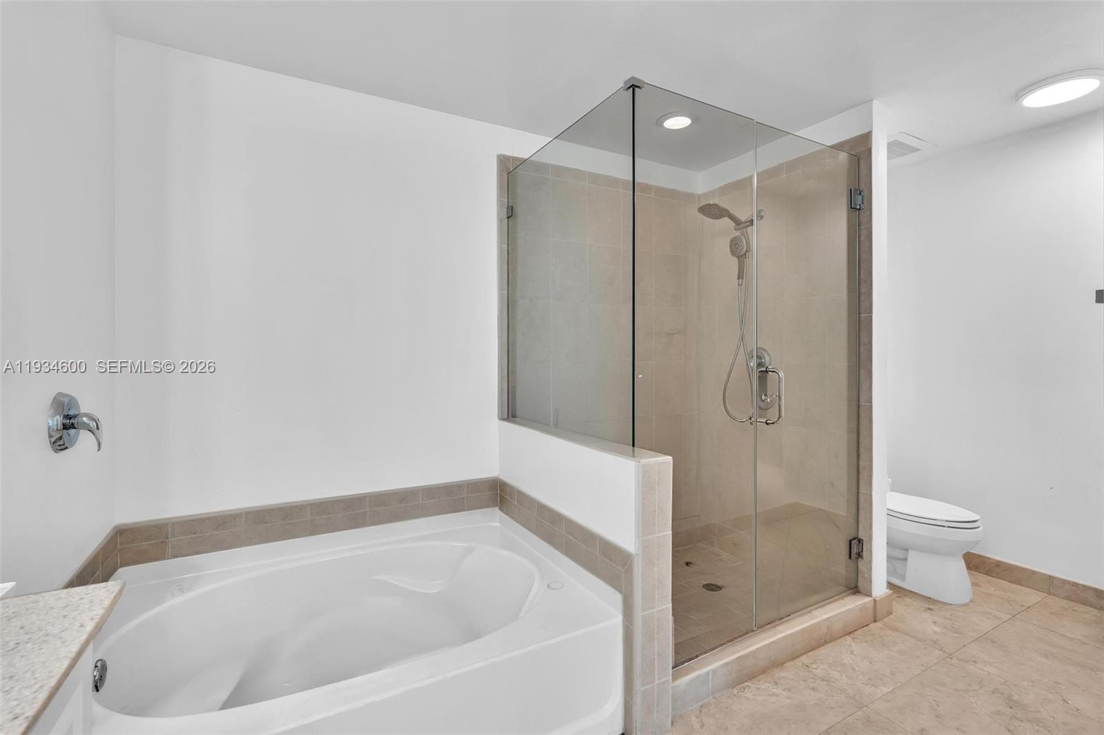 3340 NE 190th St #1109, Aventura FL 33180