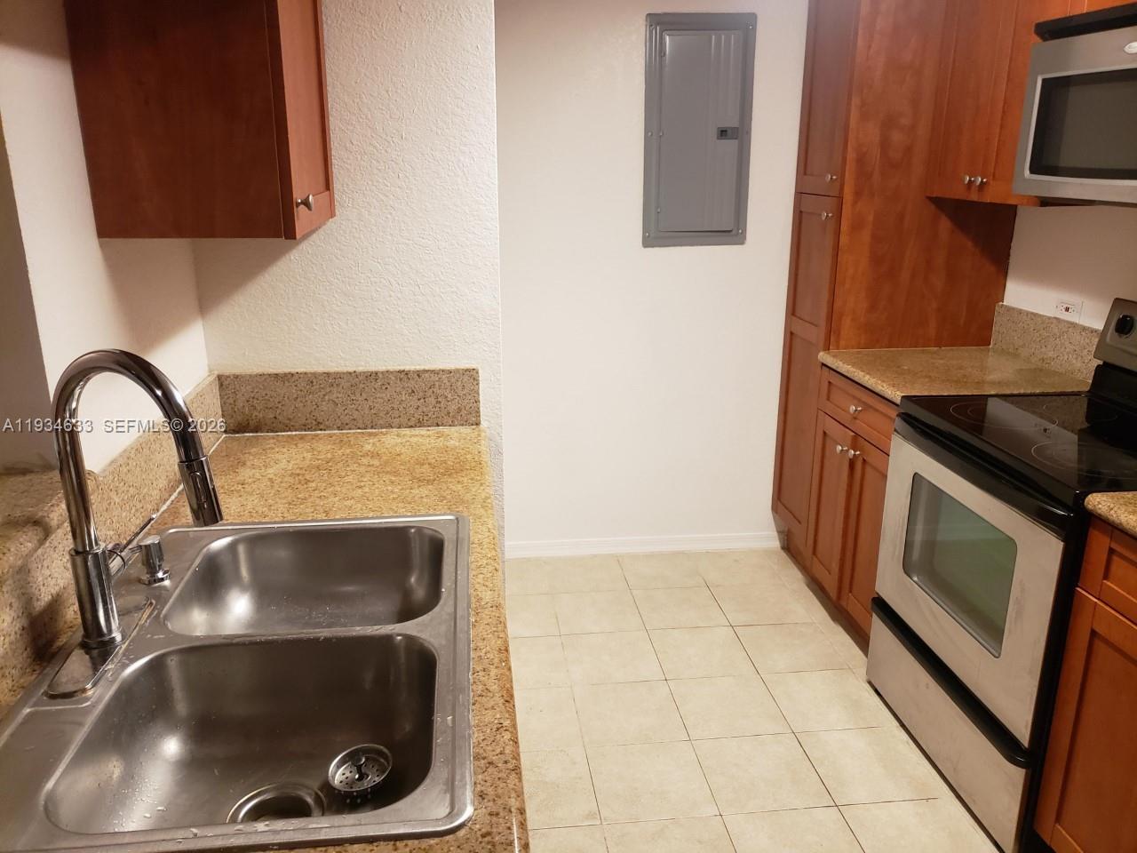 36 NW 6th Ave #906, Miami FL 33128