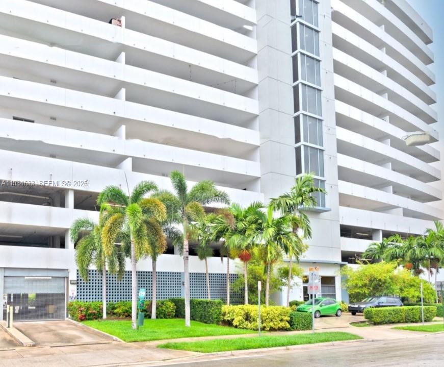 36 NW 6th Ave #906, Miami FL 33128