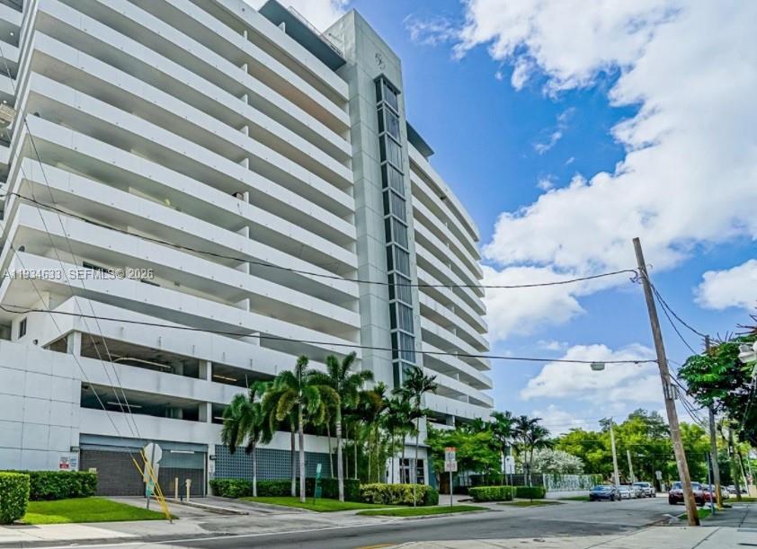 36 NW 6th Ave #906, Miami FL 33128