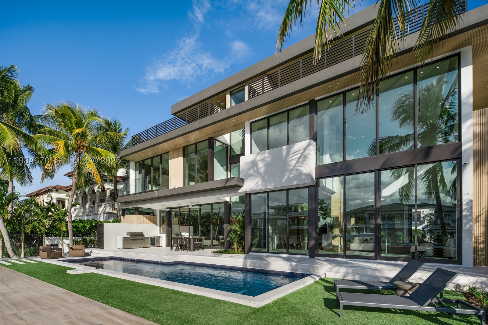 641 Flamingo Dr, Fort Lauderdale FL 33301