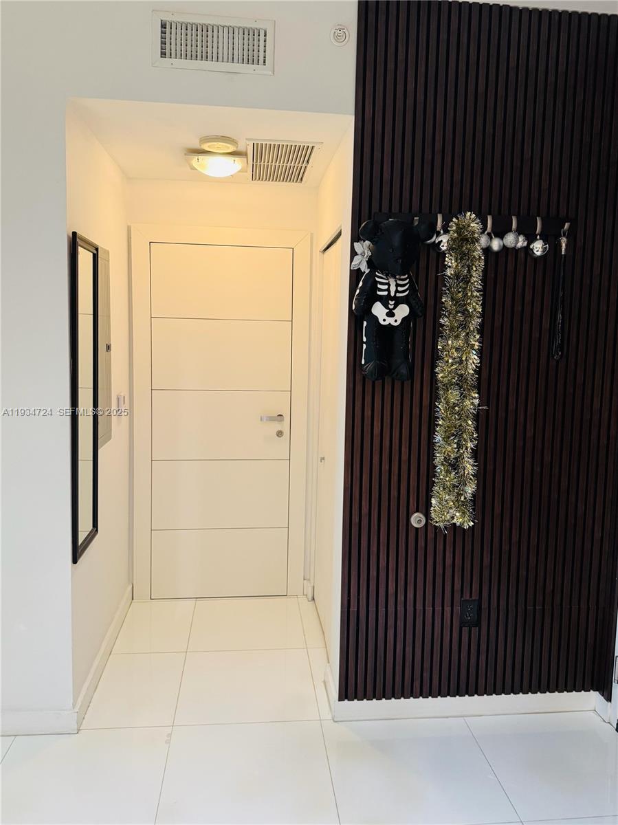 900 Biscayne Blvd #4504, Miami FL 33132