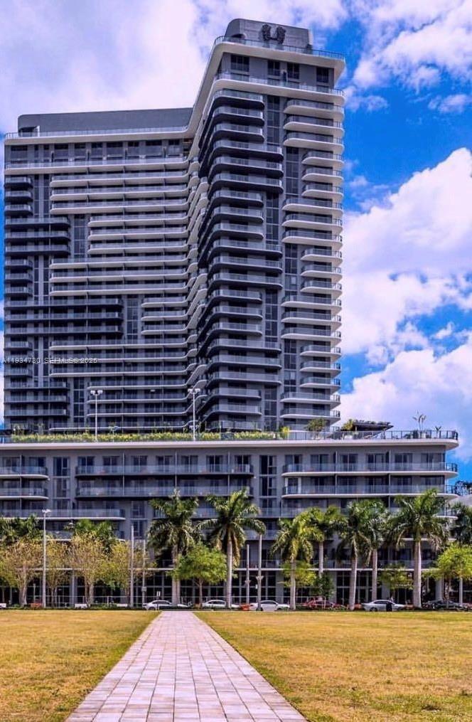 121 NE 34th St #814, Miami FL 33137