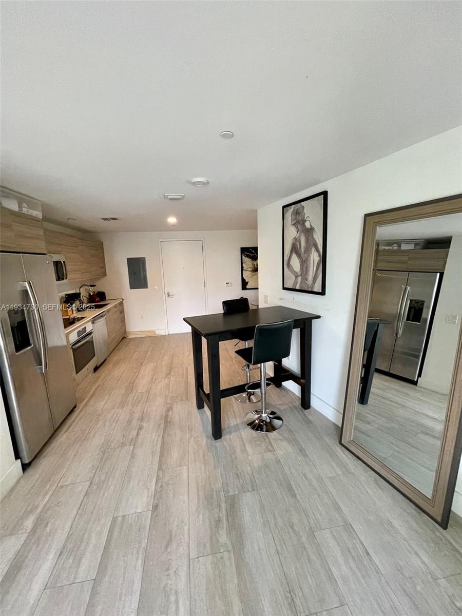 121 NE 34th St #814, Miami FL 33137