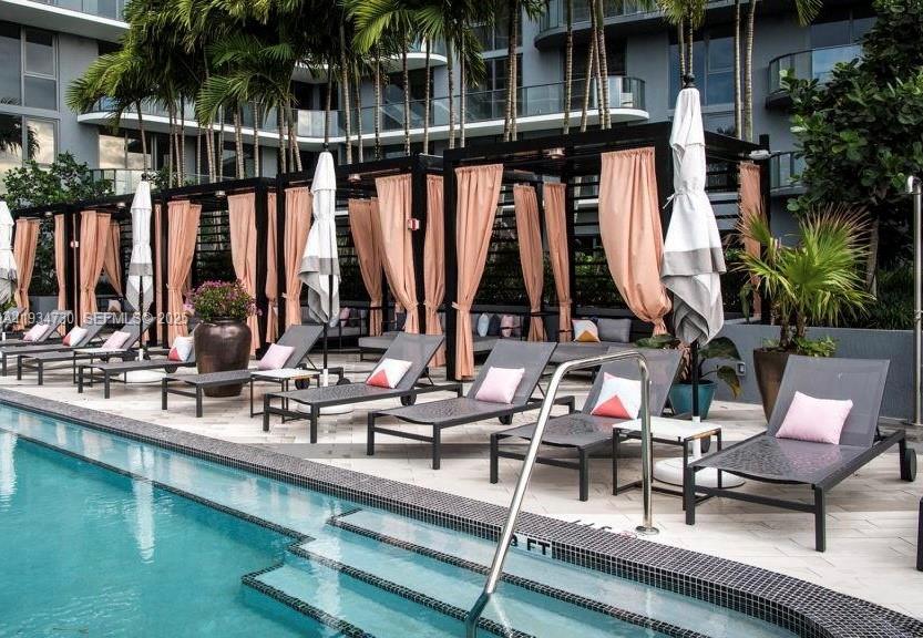 121 NE 34th St #814, Miami FL 33137