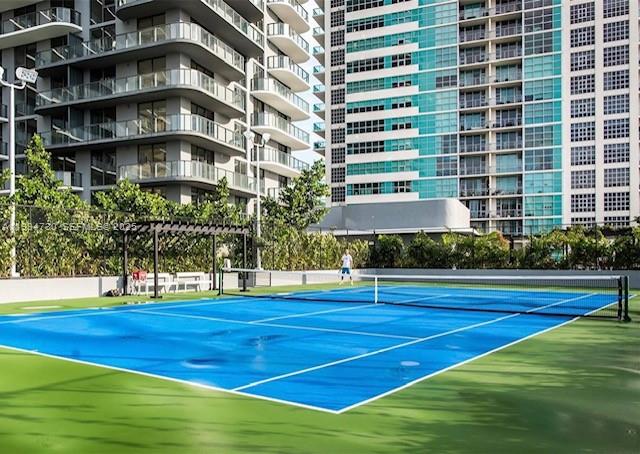 121 NE 34th St #814, Miami FL 33137