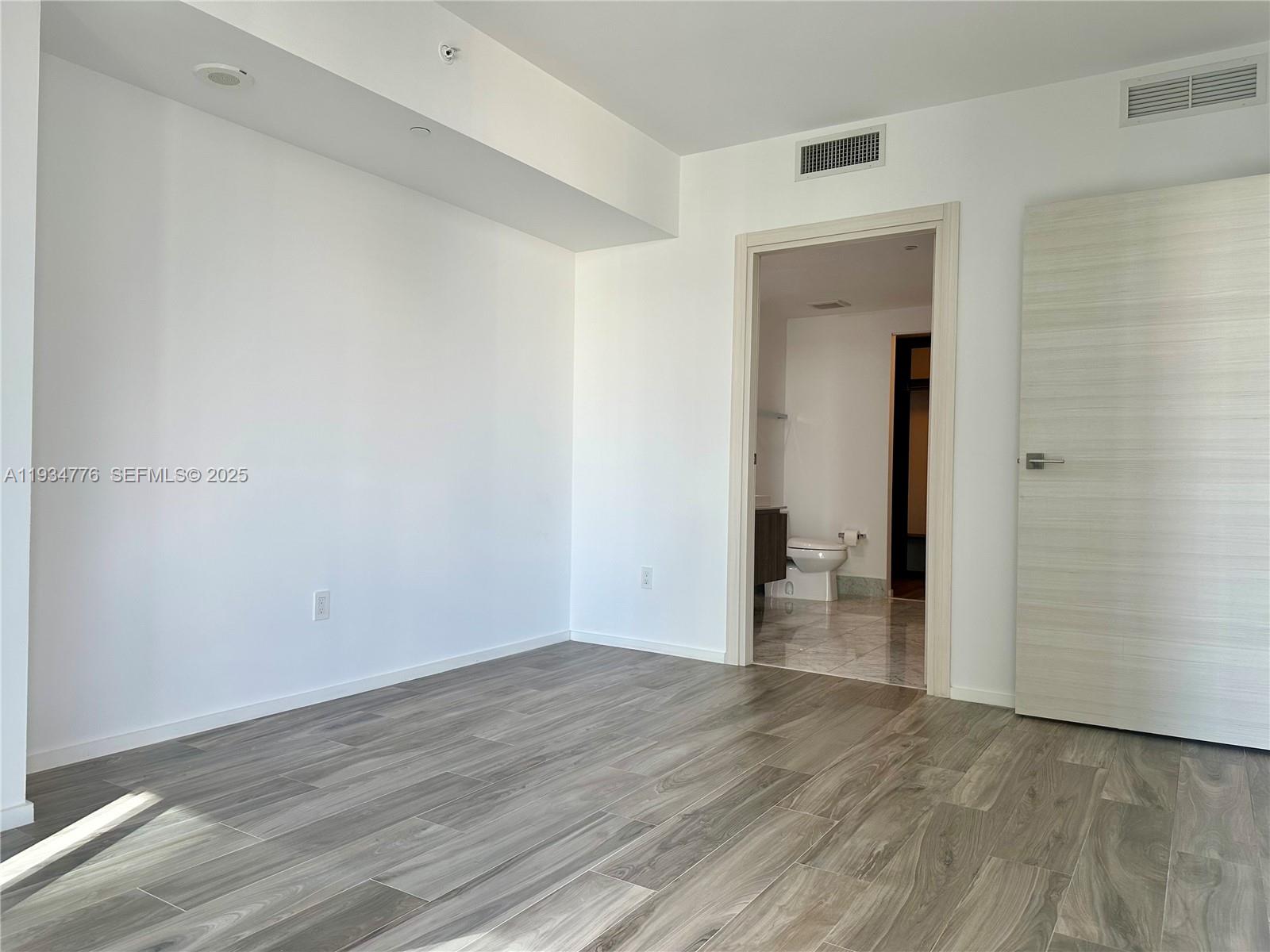 801 S Miami Ave #3807, Miami FL 33130