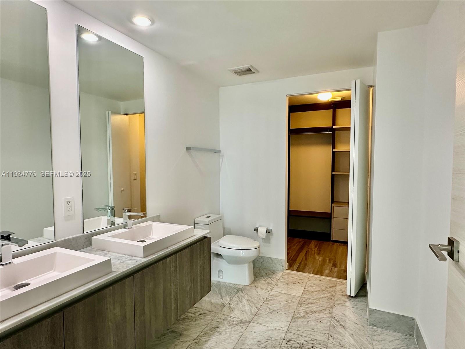 801 S Miami Ave #3807, Miami FL 33130