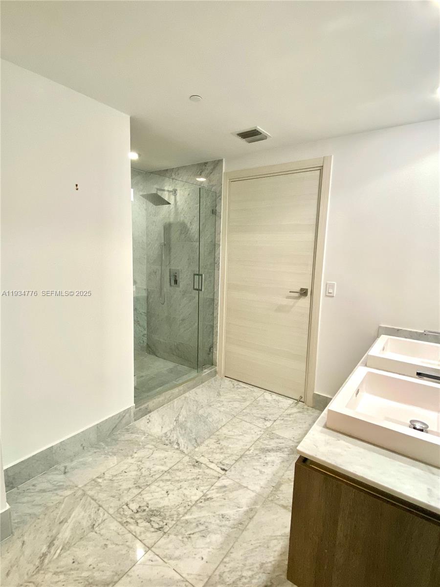 801 S Miami Ave #3807, Miami FL 33130