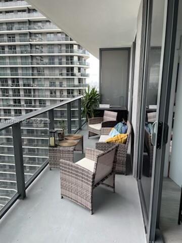 45 SW 9th St #3210, Miami FL 33130