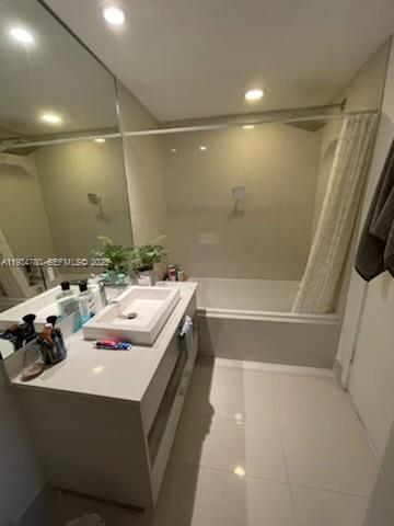 45 SW 9th St #3210, Miami FL 33130