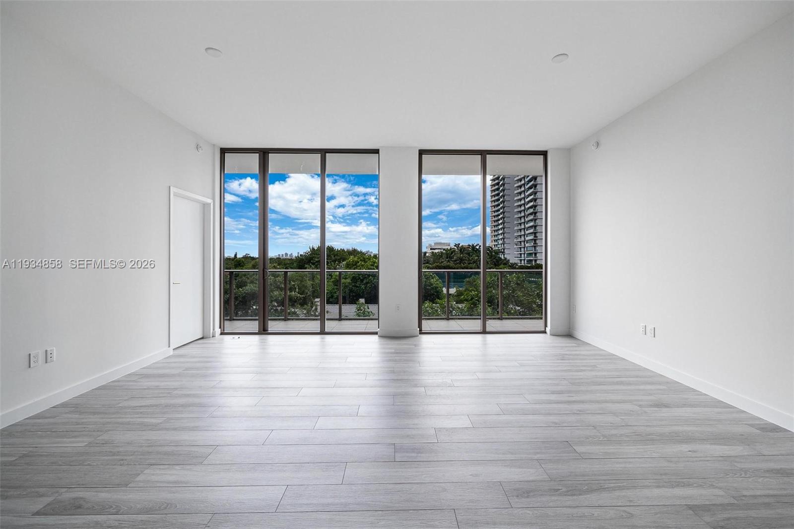 2678 Tigertail Ave #404, Miami FL 33133